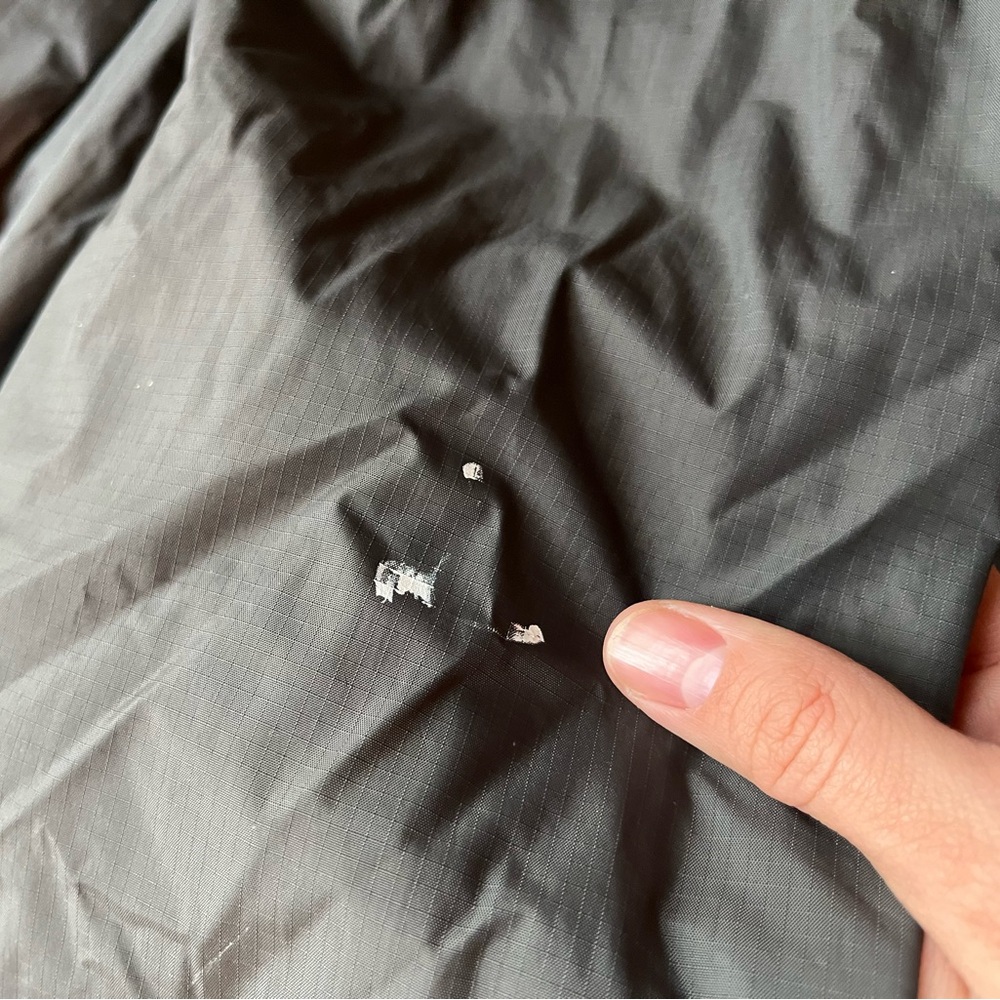 The North Face Men's Gray and Red Windbreaker - Picture 4 of 5
